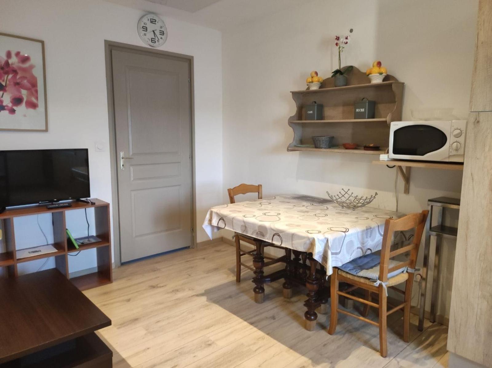 Appartement Gaston Vireux-Wallerand Buitenkant foto